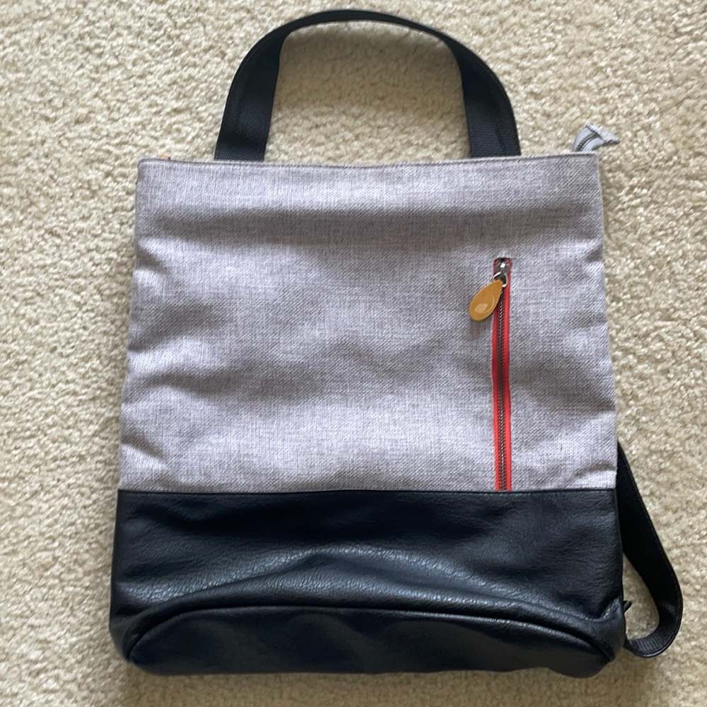 Canopy Verde Convertible crossbody + backpack.